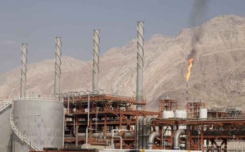 নিষেধাজ্ঞা মোকাবিলায় ইরানকে যেভাবে সাহায্য করছে চীন 