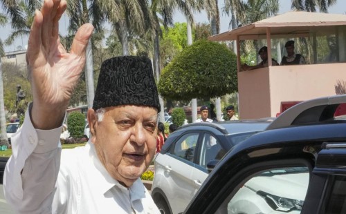 পাকিস্তান চুড়ি পরে নেই, তাদেরও পরমাণু বোমা আছে 