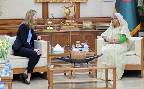 প্রধানমন্ত্রীর সঙ্গে আইওএম মহাপরিচালকের সাক্ষাৎ 