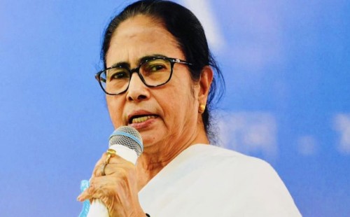 মমতার হেলিকপ্টার নামার জন্য মাঠ দিল না কলেজ 