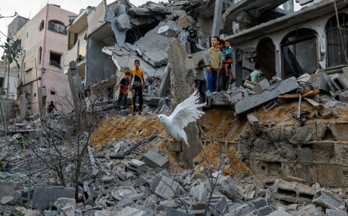 পানি আনতে গিয়ে ইসরায়েলি হামলায় ৮ ফিলিস্তিনি নিহত 