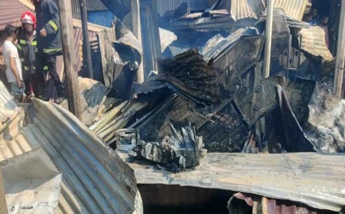 আগুনে পুড়ল গাজীপুরে কলোনির ৭০ ঘর 