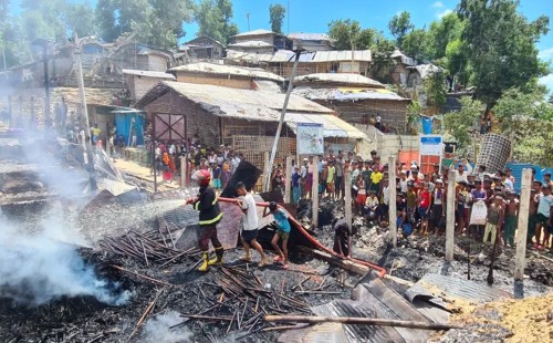 আতঙ্কে রাখাইন ছেড়ে  আরও ৪৫ হাজার রোহিঙ্গার পলায়ন 