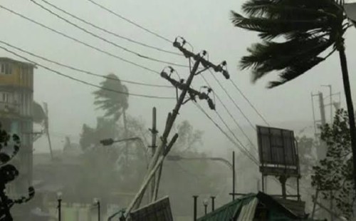 ঝড়ে ৪০ লাখ বিদ্যুৎ সংযোগ বিচ্ছিন্ন 