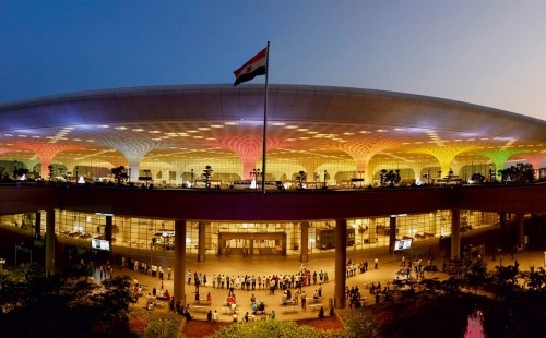 বিমানবন্দর-তাজ হোটেলে বোমা হামলার হুমকি 