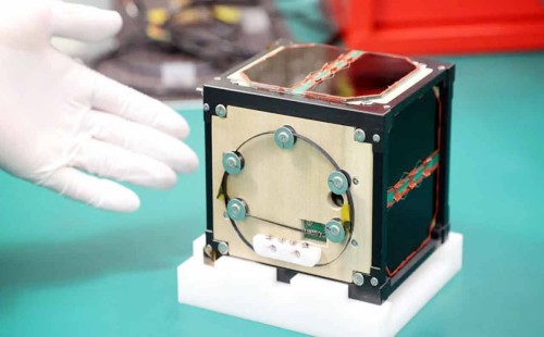 বিশ্বের প্রথম কাঠের স্যাটেলাইট ‍বানাল জাপান 