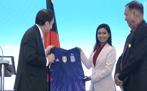 বাংলাদেশি সংবাদ উপস্থাপিকাকে মেসির দেশের বিশেষ সংবর্ধনা 