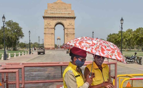 রেকর্ড তাপমাত্রায় পুড়ছে ভারত, ৫৪ জনের মৃত্যু 