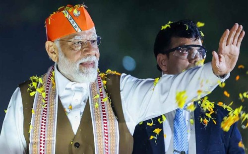 দেড় লাখ ভোটে জিতলেন মোদি 