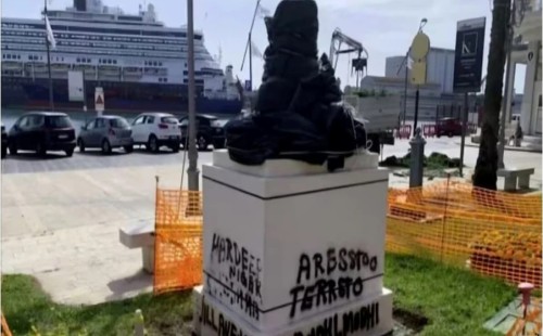 ইতালিতে গান্ধী মূর্তি ভাঙল খালিস্তানিরা