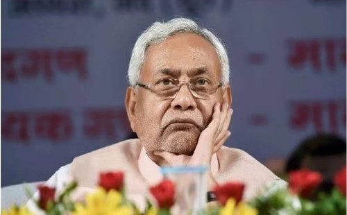 গুরুতর অসুস্থ অবস্থায় হাসপাতালে নীতিশ 