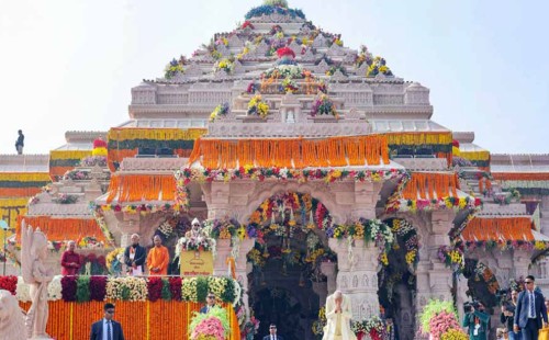 ছয় মাস না যেতেই রামমন্দিরে ফাটল 