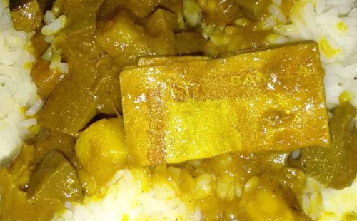 ঢাবিতে খাসির মাংসে ১০ টাকার নোট 