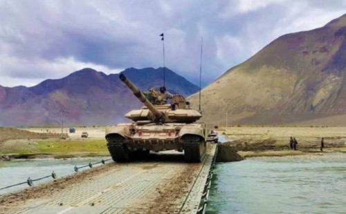 ভারতে ট্যাংক দুর্ঘটনায় পাঁচ সেনা নিহত 