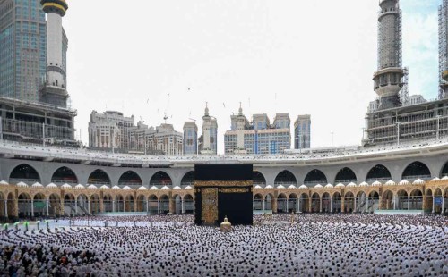 ওমরাহ পালনকারীর সংখ্যা ৩ গুণ করতে চায় সৌদি 
