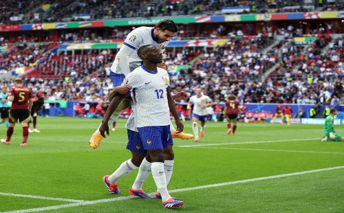 আত্মঘাতী গোলে বেলজিয়ামকে বিদায় করে শেষ আটে ফ্রান্স 