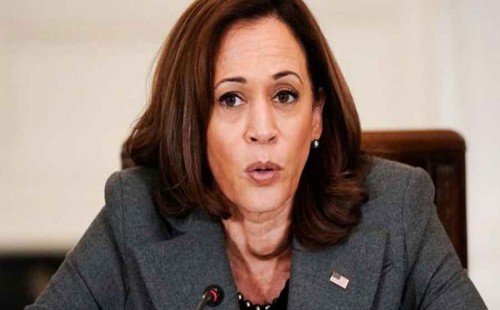 ট্রাম্প ‘যৌন নিগ্রহকারী’: কমলা 