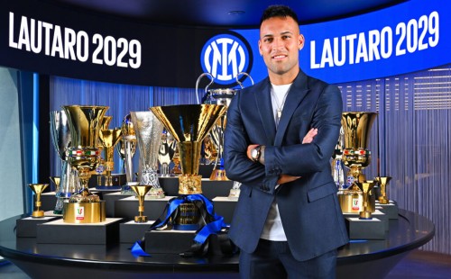 ইন্টার মিলানের সঙ্গে চুক্তি বাড়ালেন লাউতারো 