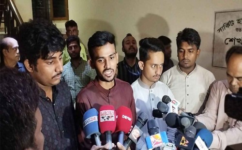 ভারতে বসে উস্কানি দিচ্ছেন হাসিনা: উপদেষ্টা আসিফ 