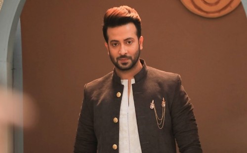 শাকিবের বিগ বাজেটের দুটি সিনেমার শুটিং পেছাল 