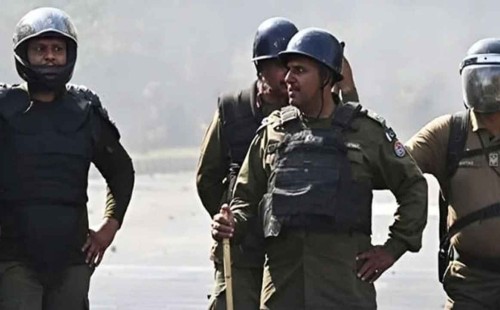 পাকিস্তানে হামলায় ১১ পুলিশ সদস্য নিহত 