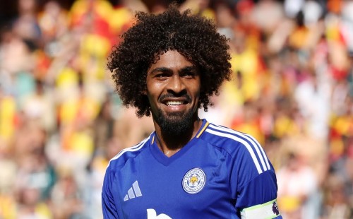 অবশেষে বাংলাদেশি পাসপোর্ট পেলেন হামজা 