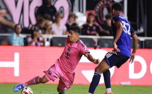 সুয়ারেজের জোড়া গোলে প্লে অফে মায়ামি 