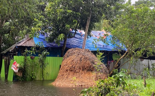 প্রত্যন্ত এলাকায় পৌঁছায়নি সহায়তা, মানুষের হাহাকার 