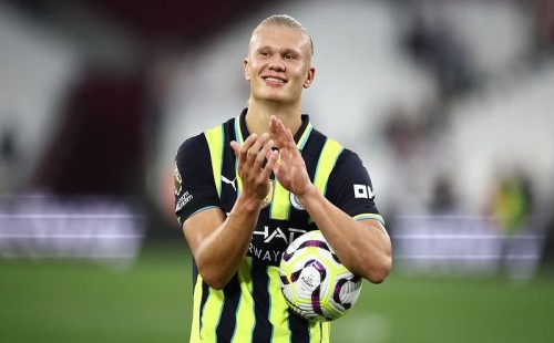 হালান্ডের টানা দ্বিতীয় হ্যাটট্রিকে শীর্ষে ম্যানসিটি 