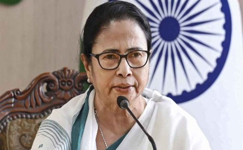 পদত্যাগে রাজি মমতা 