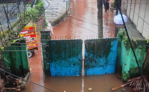 ফের বন্যার কবলে নোয়াখালী, আশ্রয়কেন্দ্রে ছুটছে মানুষ 