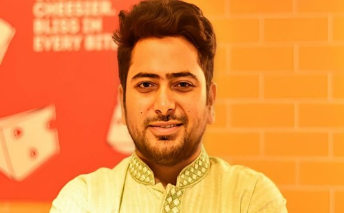 আলোচিত ‘রাজাকার’ স্লোগানের ব্যাখ্যা দিলেন উপদেষ্টা নাহিদ 