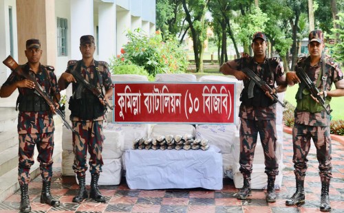 আবারও কুমিল্লা সীমান্তে ৮৫০ কেজি ইলিশ জব্দ 