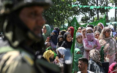 এক দশক পর কাশ্মীরে নির্বাচন 