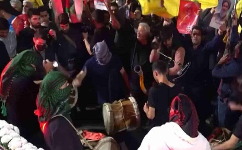 হামলার পর তেহরানে হাজারো মানুষের উল্লাস 