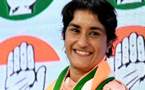 বিজেপির প্রার্থীকে ৬ হাজার ভোটে হারালেন কুস্তিগির বিনেশ 