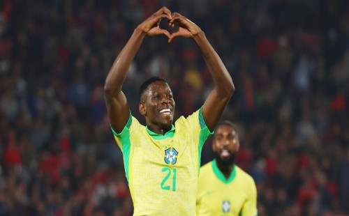 শুরুর ধাক্কা কাটিয়ে ব্রাজিলের স্বস্তির জয় 