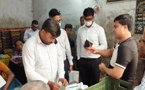 টঙ্গীতে ডিমের আড়তে অভিযান, ৬১ হাজার টাকা জরিমানা 