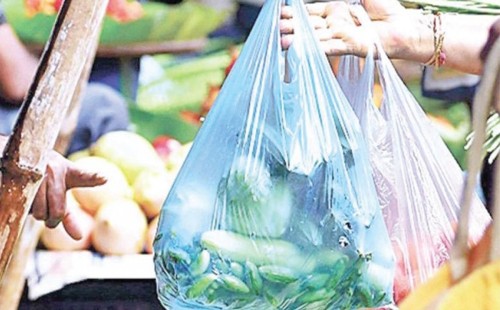 কাঁচাবাজারেও আজ থেকে পলিথিন নিষিদ্ধ 