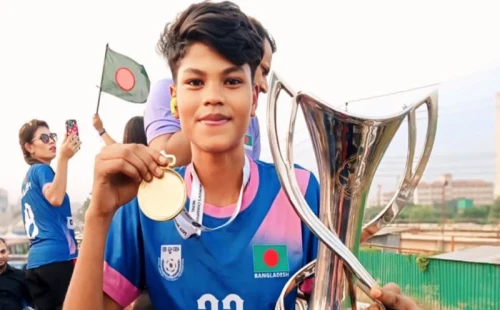 ‘আব্বা আমরা জিইত্যালছি, আর বাজারে গিয়া তোমার কলা বেচন লাগত না’ 