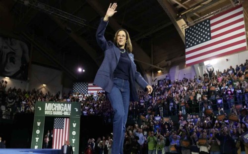 নির্বাচিত হলে গাজার যুদ্ধ বন্ধ করবেন কমলা 