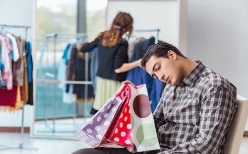 কেনাকাটা করতে গেলে ২৬ মিনিটেই বিরক্ত হয় পুরুষ, নারীরা কতসময়ে? 