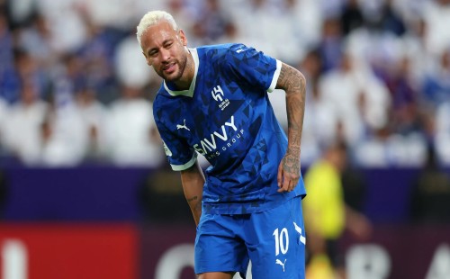 দেড় মাসের জন্য মাঠের বাইরে নেইমার 