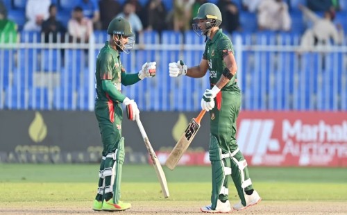 মাহমুদউল্লাহ-মিরাজে ভর করে লড়াকু পুঁজি বাংলাদেশের 