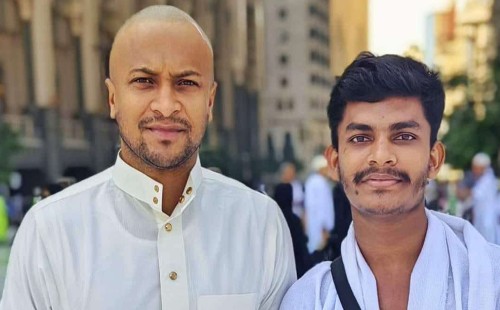 ওমরাহ পালনে সৌদি আরবে সাকিব 