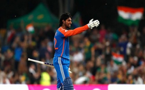 তিলকের সেঞ্চুরিতে জিতল ভারত 