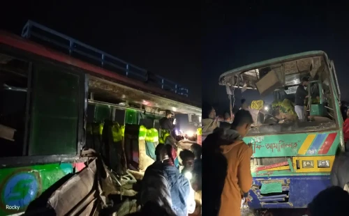 ধামরাইয়ে বাস-ট্রাক সংঘর্ষে  নিহত ৪, আহত ২০ 