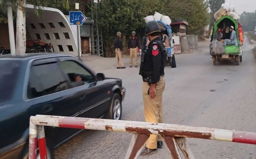 পাকিস্তানে শিয়া-সুন্নি সহিংসতায় নিহত বেড়ে ১২৪ 