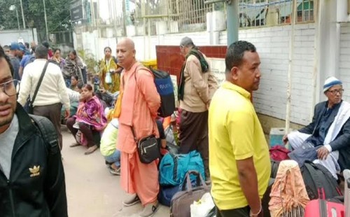 বেনাপোল ইমিগ্রেশন থেকে ৫৪ ইসকন ভক্তকে ফেরত 