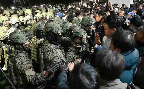 রাষ্ট্রপতি প্রত্যাহার না করলে সামরিক আইন বহাল থাকবে 